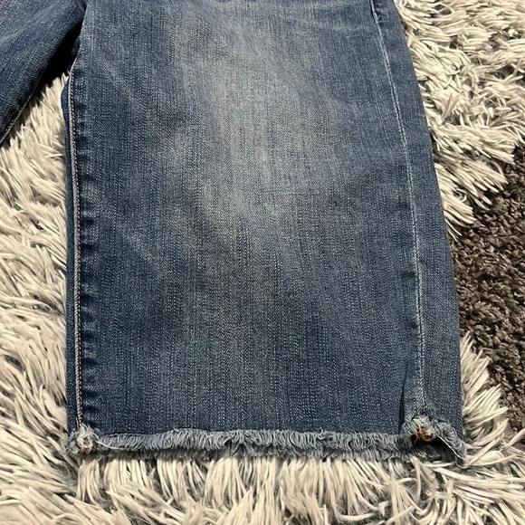 Lucky Brand Boardwalk Bermuda Shorts Size 8 - Picture 5 of 12